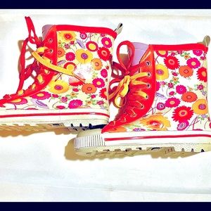 VINTAGE 1980’s FLOWER RAINBOOTS